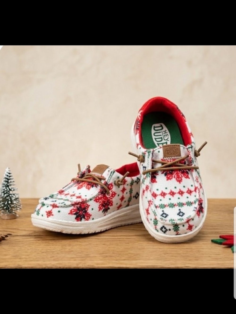 NEW! Hey Dude wendy holiday theme toddler Sneakers sz 8 NWT